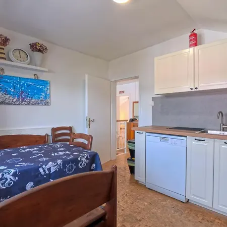 Apartment Sea Land 2 *