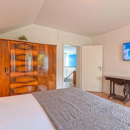 Sea Land 2 Apartment *